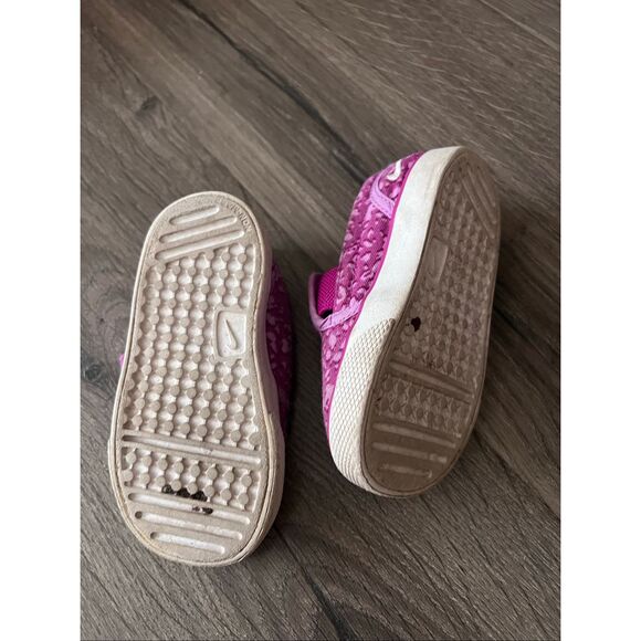 Nike Kids Toki Slip-on Sneakers - Size 4C - Picture 4 of 5